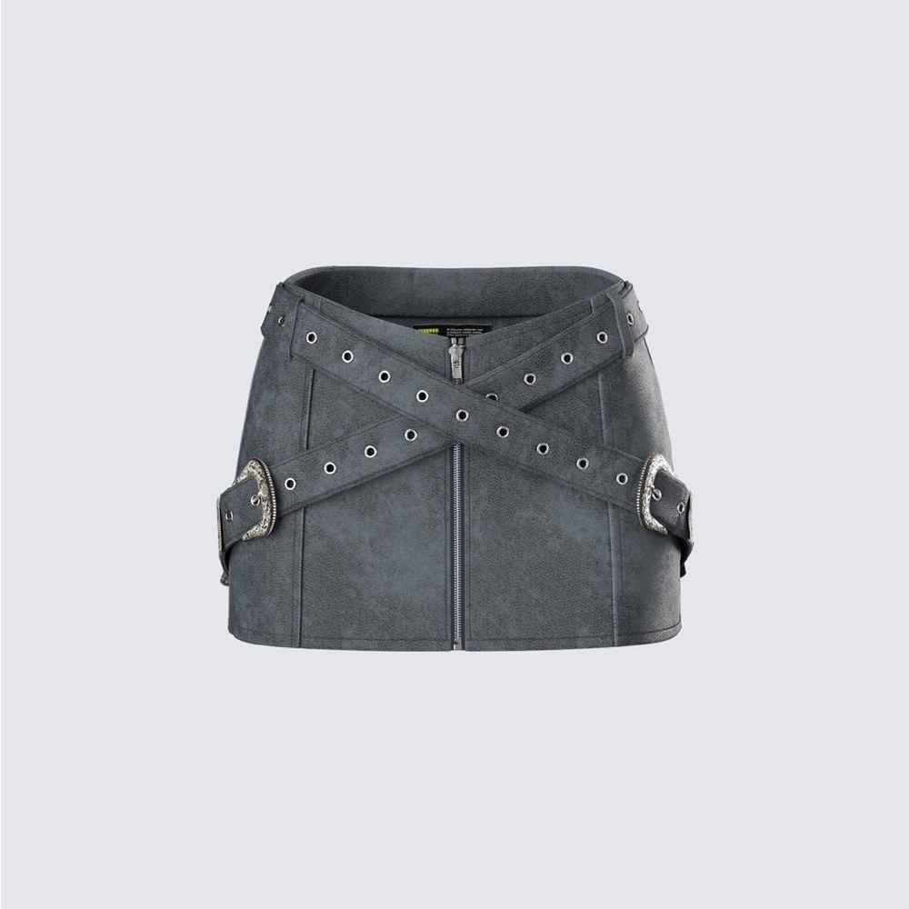 NWOT Finesse Women’s Eirene Vegan Leather Buckle Mini Skirt Grey Size L
